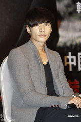 组图：元斌宣传《孤胆特工》 将行程安排给影迷