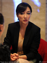 组图：王励勤女友礼服勒胸秀性感事业线