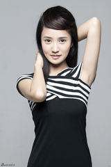 组图：张耀心精美写真曝光 气质纯真楚楚动人