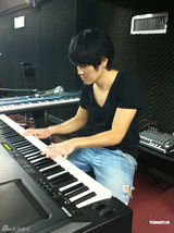 组图：曹格提早来港备战个唱 坚持健身吃营养餐