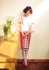 组图：高露登杂志演绎俏皮女郎之风采