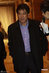 高清图：李桃真空礼服光抢镜 萧蔷酥胸半露险走光