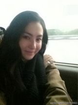 组图：张柏芝微博自拍照 卖萌可爱宛如90后