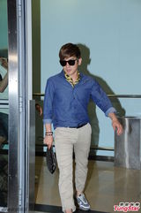 组图：韩国男团神话到港 为8日巡演作准备