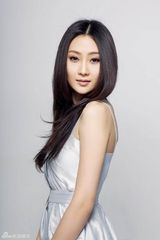 幻灯组图：林鹏新年写真纯静甜美 赴美看《阿凡达》