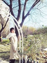 组图：杨紫【演员】冬季大片清新从容  优雅沐浴午后暖阳