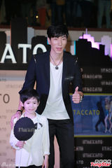 组图：张亮否认与林志颖不和 陈静骚事业线露底