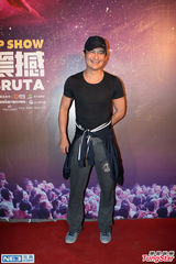 组图：郝云休闲装现身发布会 谈张曼玉:凑合听