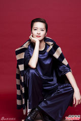 组图：梁咏琪秋季写真大片 展熟女风范