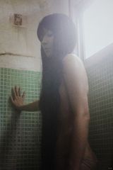 组图：日女星水野美纪黑暗系大尺度写真