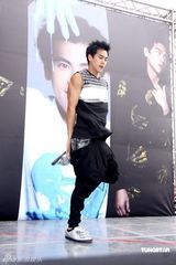 幻灯图集：彭于晏首次跳舞 桂纶镁助阵送拥抱