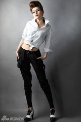 幻灯组图：邵雨涵性感大片曝光 发新碟笼络歌迷心