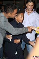 组图：威尔-史密斯携子赴台 亲民不输阿汤哥