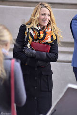 高清组图：布莱克-莱弗利现身《绯闻女孩》片场