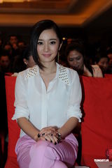 组图：杨幂首次试水影视制作人 与明道打造偶像剧