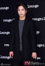 组图：韩星尹恩惠韩彩英CNBLUE等亮相品牌活动