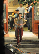 组图：影版《北爱》开机 陈思成王学兵深夜拍戏