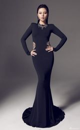 组图：冯雨芝时尚大片秀身材 摄影师陈曼鼎力助阵