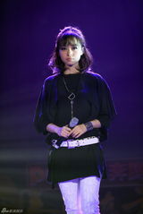 幻灯：东方春晚走雷人复古风 张靓颖不爱Lady Gaga