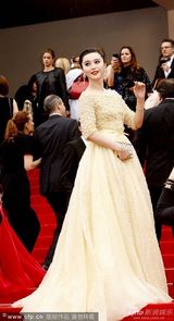 组图：范冰冰助阵红毯蕾丝纱裙雍容繁复