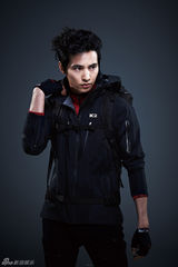 高清组图：元斌拍户外服写真柔中带刚帅气逼人