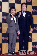 组图：SBS演艺大赏《跑男》大热 金秉万获大奖