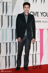 组图：韩星刘仁娜申世京等助阵防癌公益活动