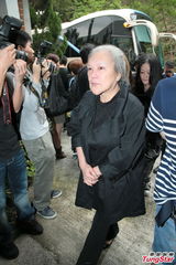 组图：陈僖仪遗体火化 亲朋好友送别