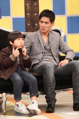 组图：Ella上《康熙》承认恋情 陈汉典被亏下跪