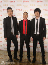 组图：中歌榜红毯群星盛装出席