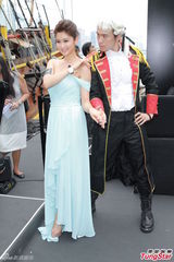 组图：陈豪否认太太已返港 岑丽香急澄清绯闻