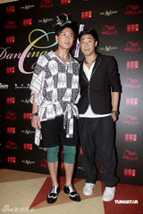 幻灯图：黄宗泽礼帽造型抢眼 与胡杏儿同场不合影 