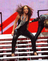 幻灯组图：碧昂斯、艾丽西亚-凯斯两大天后合唱