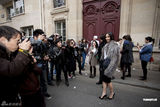 组图：Angelababy现身巴黎时装展 酷帅造型展气场