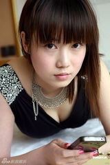 组图：中国第一人体模特亮相南宁 入住酒店拍写真