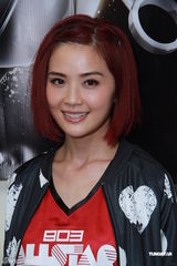 组图：古巨基变明星篮球队经理 阿sa为男友助威