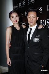 组图：杨千嬅大尺度性感秀美背 刘青云夫妇亮相