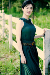 幻灯图：新灭绝王菁华田园写真 憧憬幸福的快乐女人