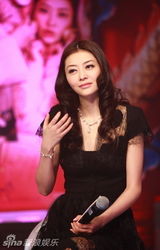 幻灯：《花田囍事2010》迎春会 黄百鸣携子送围脖