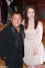 组图：曾志伟小儿子大婚众星捧场 现场豪送钻石