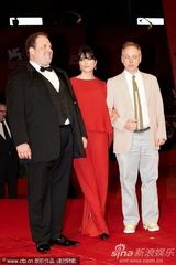 组图：《黑马》首映 布莱尔带初生儿子走红毯