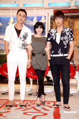 高清图：《艋舺》剧组上康熙 赵又廷阮经天玩亲嘴