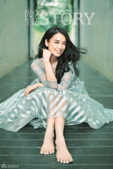 组图：黄圣依时尚大片秀舞蹈技艺体味身体之美