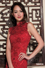 高清：谢婷婷着洁白婚纱扮新娘 称愿下嫁安志杰