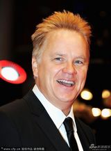 组图：《副作用》首映 王家卫携妻子助阵