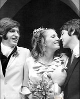 策划：摇滚老炮爱嫩草 大龄文艺男就是这么自信