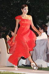 组图：梁乂升等出席国际旅游小姐选拔慈善晚宴