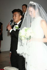 组图：纪文蕙大婚性感露半球 曾之乔杨佑宁也想婚