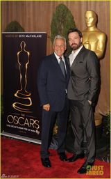 组图：奥斯卡提名午宴 准影后们盛装竞艳