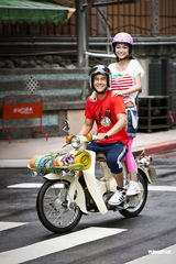 组图：Angelababy彭于晏合拍广告 展现青春活力